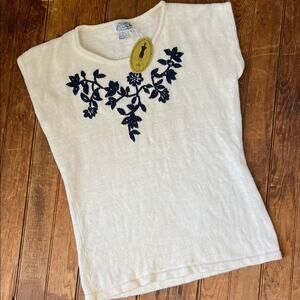 Women’s vintage 80’s Cream sleeveless sweater  Navy Floral Embroidery new NWT